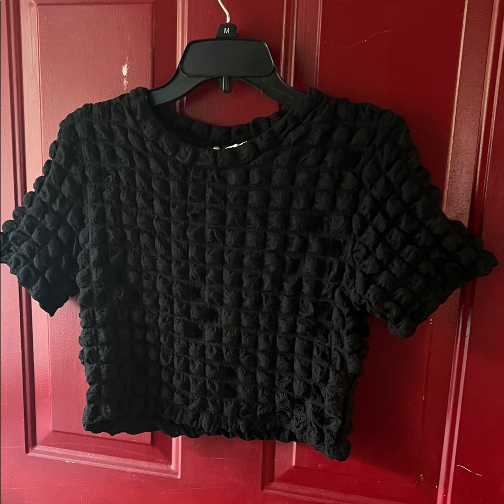 NWOT Chic Black Textured Crop Top